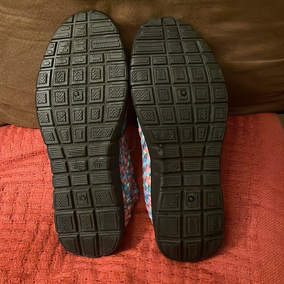 4/$20 Pink Rainbow Woven slip on casual shoes size 10 New - Picture 6 of 8
